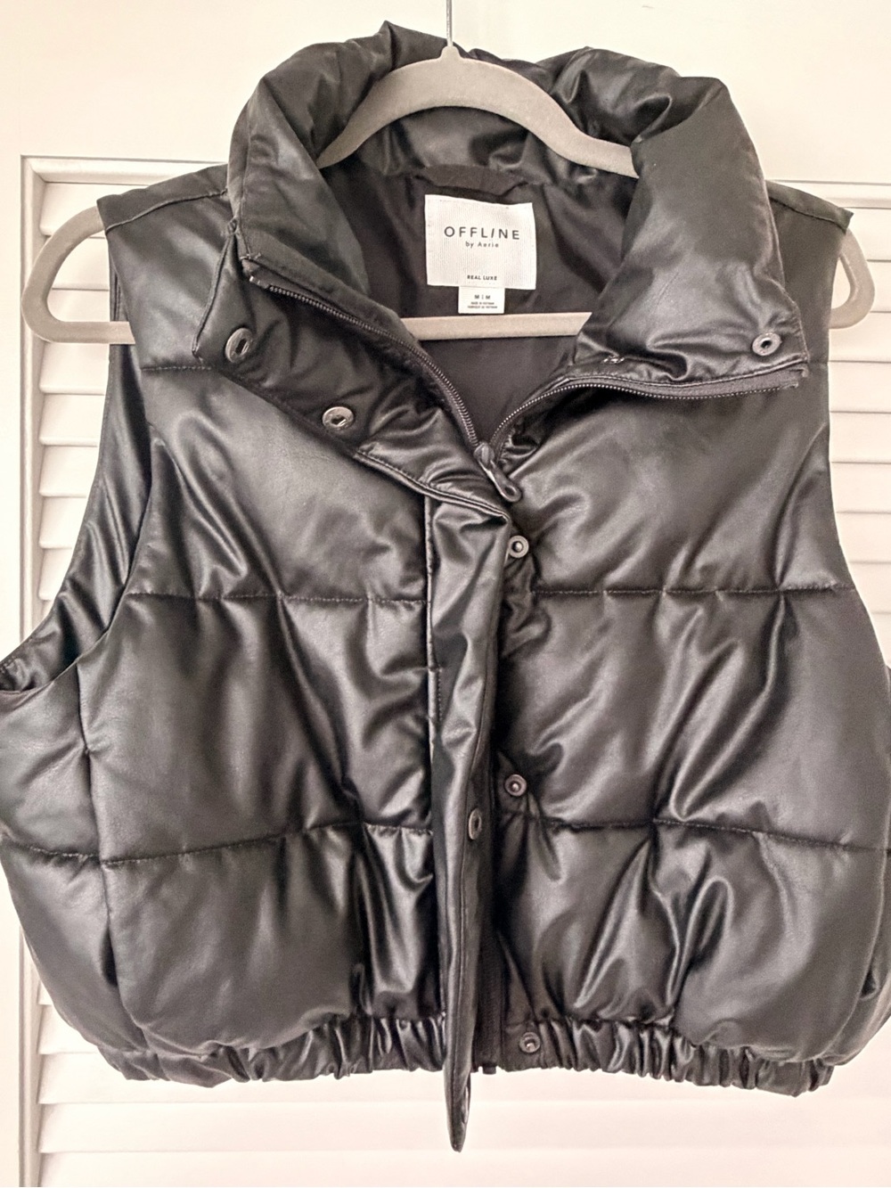 aerie Black Quilted Puffer Vest